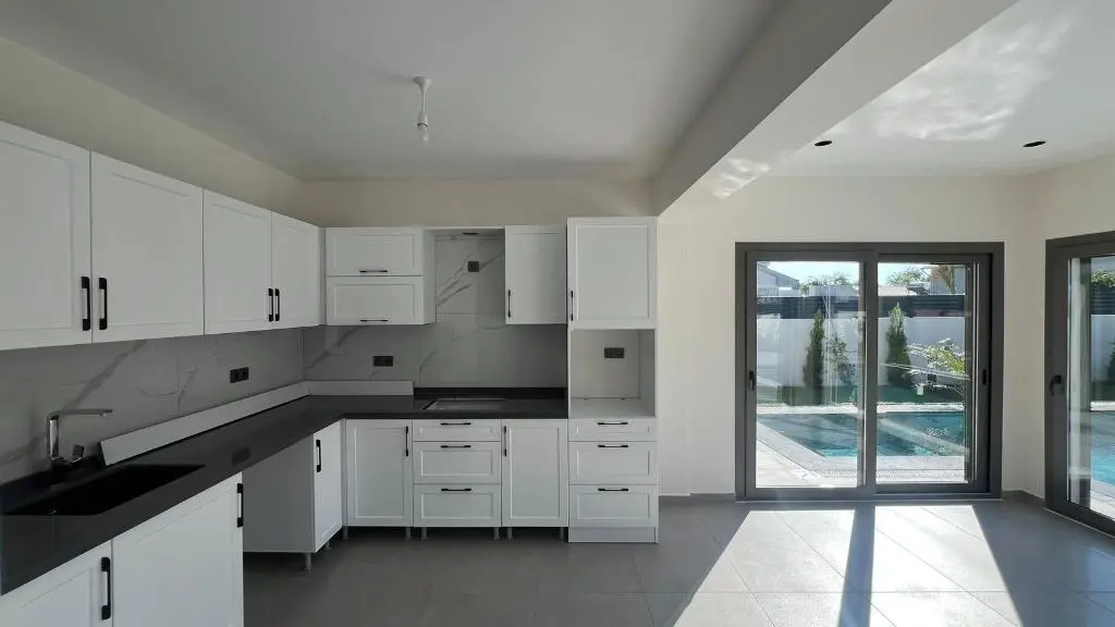Fitted kitchen